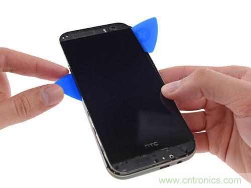 牛人強(qiáng)拆！新HTC One(M8)真機(jī)精密做工難修理