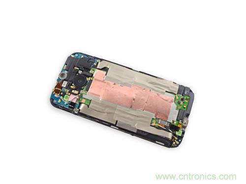 牛人強(qiáng)拆！新HTC One(M8)真機(jī)精密做工難修理