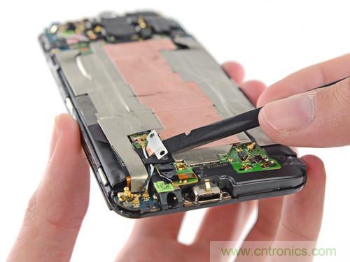 牛人強(qiáng)拆！新HTC One(M8)真機(jī)精密做工難修理