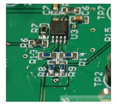  即為殘留過多數(shù)量焊劑的 PCB。